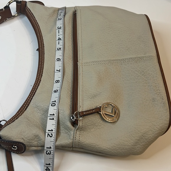 CL BEIGE AND BROWN LEATHER HAND BAG - Picture 14 of 16